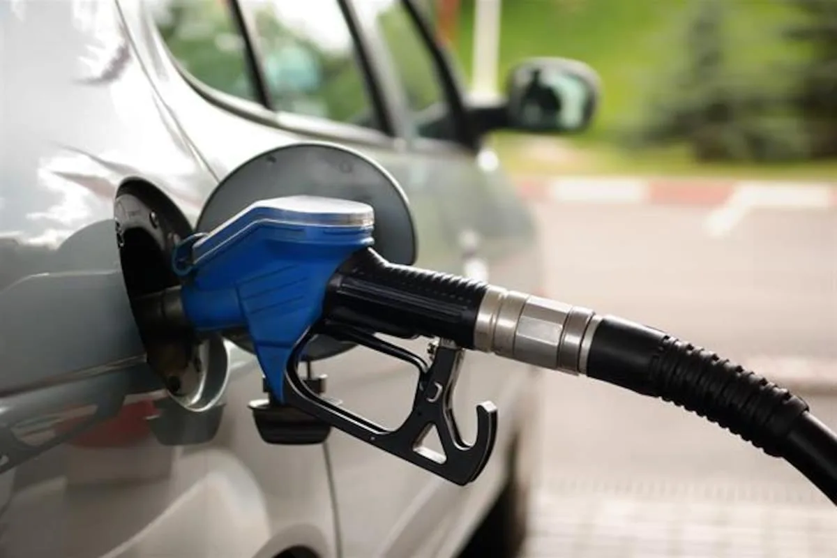 El Gobierno posterga otra vez los aumentos de impuestos a los combustibles